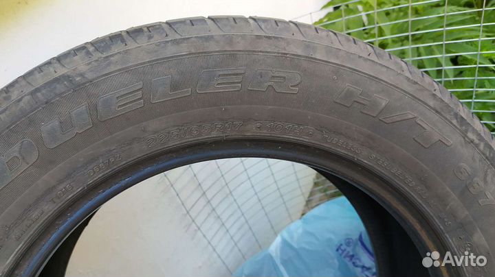 Bridgestone Dueler H/T D687 225/65 R17 101