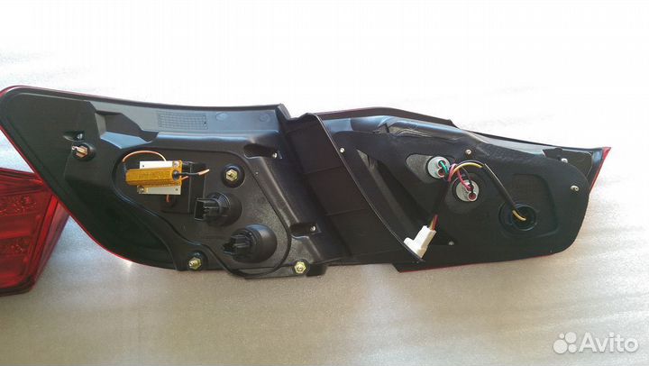 Camry 50 Стоп сигналы стиль BMW красные N4HE2