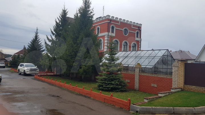 Коттедж 400 м² на участке 12 сот.