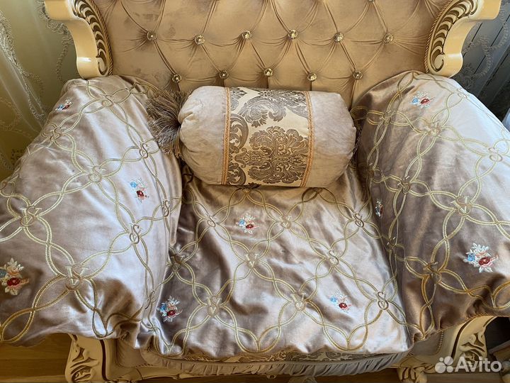 Чехлы на диван и 2 кресла и на стулья