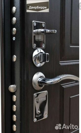 Дверь входная металлическая новая