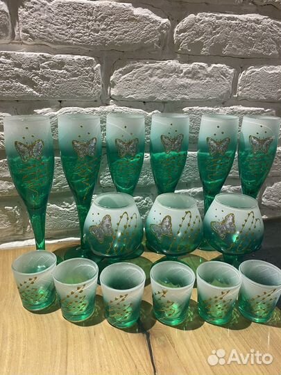 Набор бокалов и рюмок