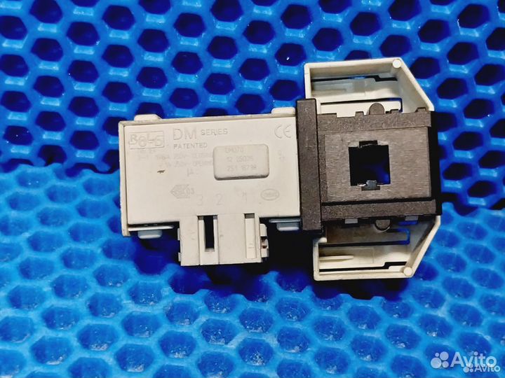 Убл Замок люка стиральной машины Bosch Siemens DM070