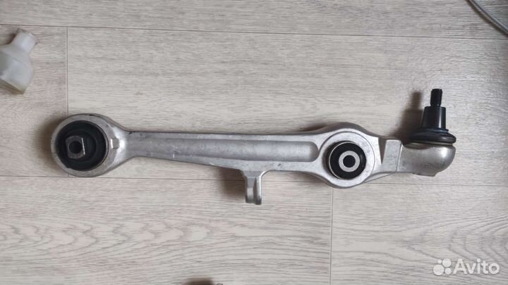Рычаги передней подвески нижние Audi, Skoda, VW