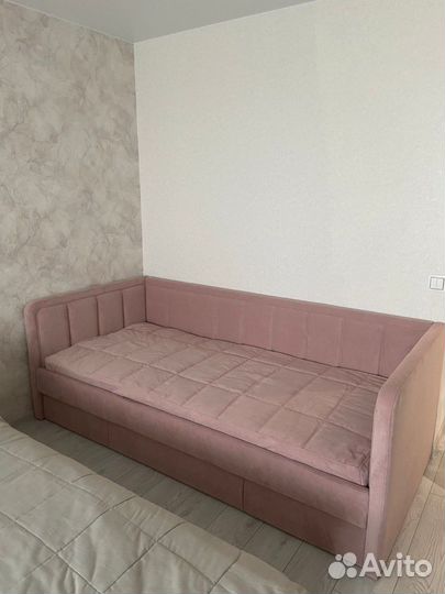 Мягкая кровать диван детская на металлокаркасе