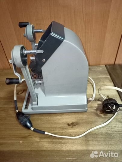 Кинокамера Кварц и монтажный столик Селена