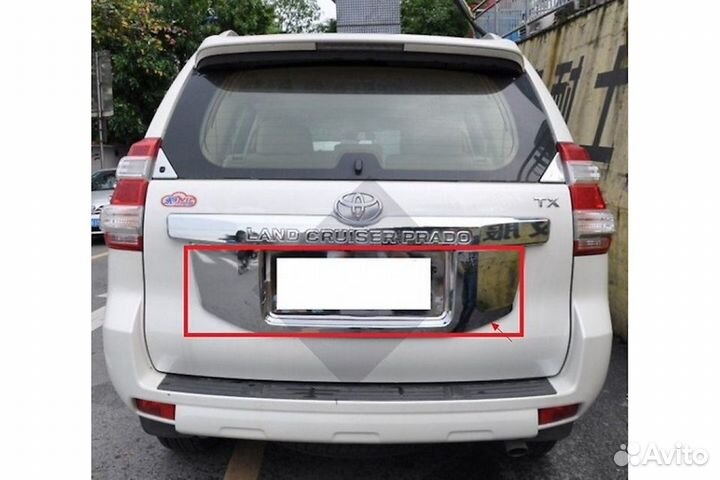 Накладка на крышку багажника Toyota Land Cruise