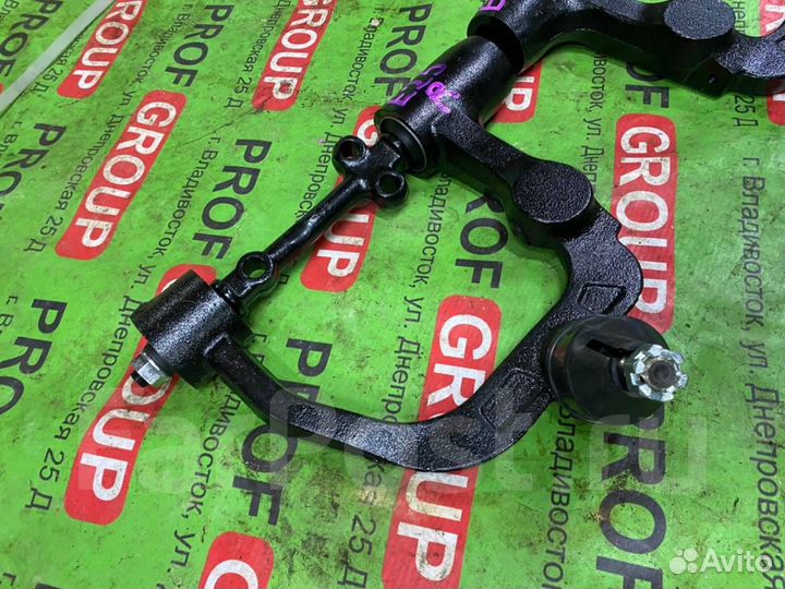 Комплект передних верхних рычагов Nissan Caravan E