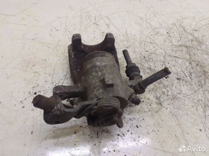 Тормозной суппорт задний правый Opel Zafira B 2008