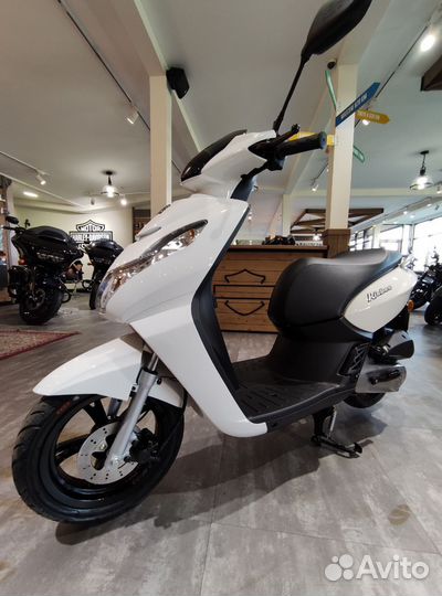 Скутер Peugeot Kisbee 50