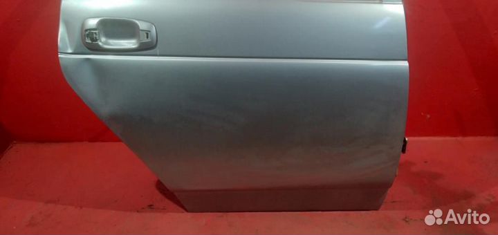 Приора дверь задняя правая под ремонт мятая
