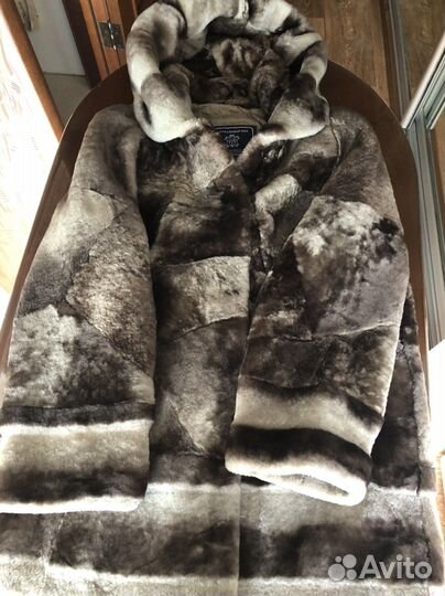 Женская укороченная мутоновая шуба