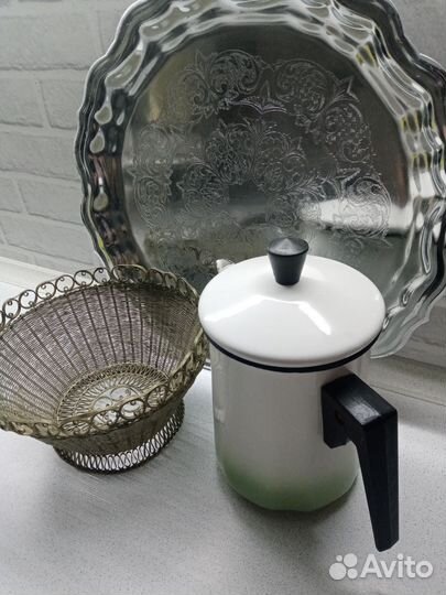 Поднос,фруктовница, чайник