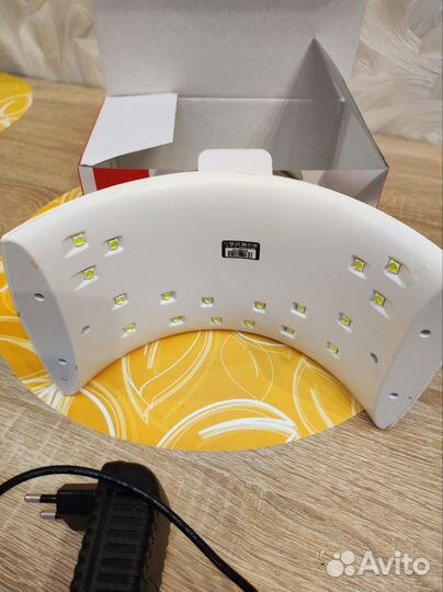 LED лампа для маникюра