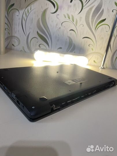 Ноутбук asus x553m