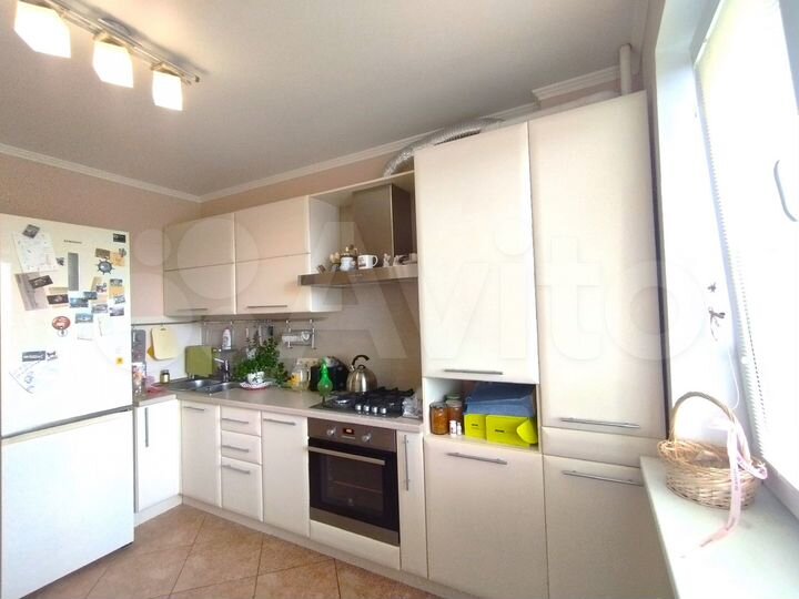 4-к. квартира, 110 м², 4/8 эт.