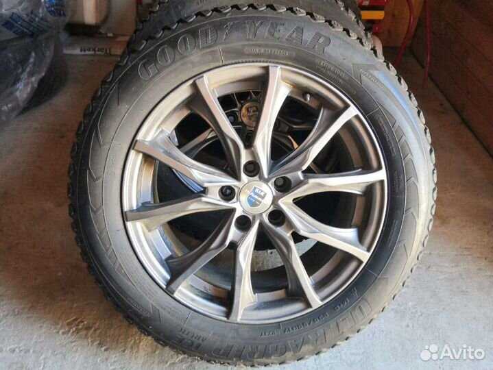 Литые диски на зимних шинах 5x108