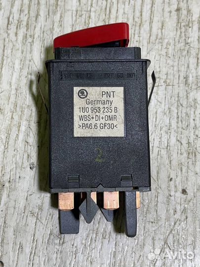 Кнопка аварийной сигнализации Шкода Октавия А4