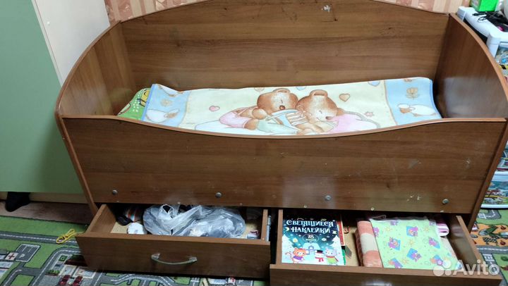 Детская кровать с бортиками