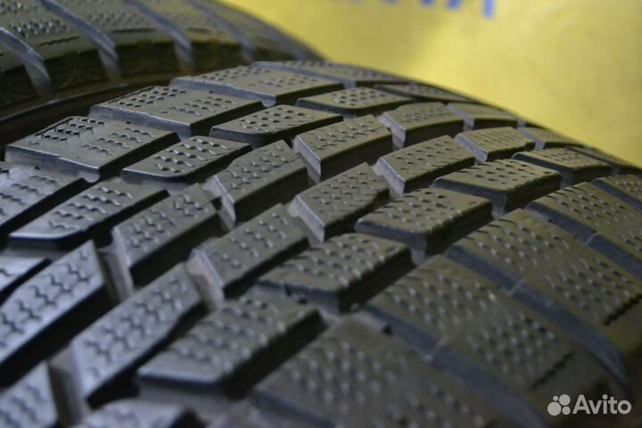 Goodyear Ice Navi 6 215/50 R17