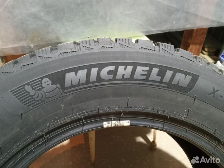 Michelin X-Ice North 4 235/65 R17