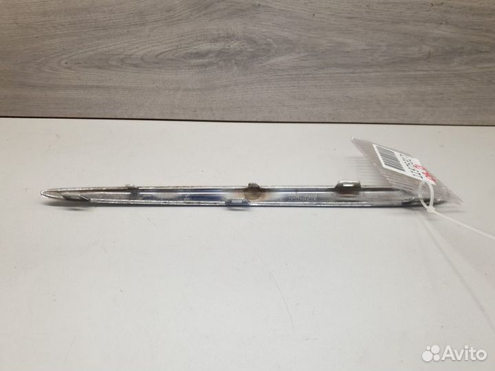 Молдинг решетки радиатора правый Mercedes A-klasse