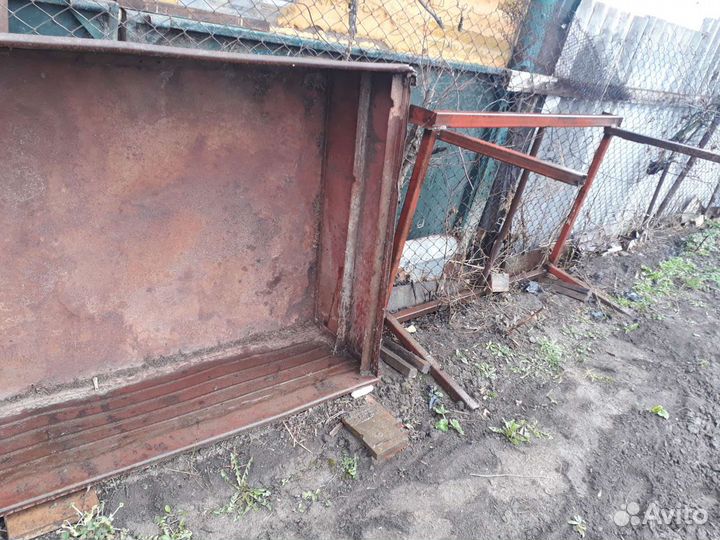 Ящик металлический