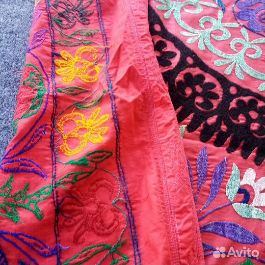 Узбекское винтажное сюзане. Скатерть, панно. 010