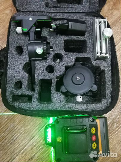 Лазерный уровень 4d. 16 линий