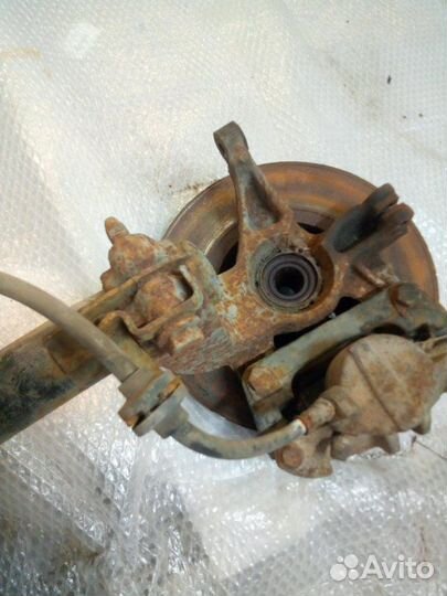 Кулак Поворотный передний правый Renault Megane 3D