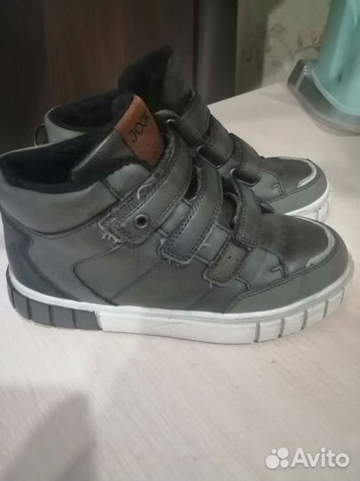 Кроссовки детские