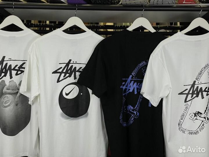 Футболка Stussy черная и белая