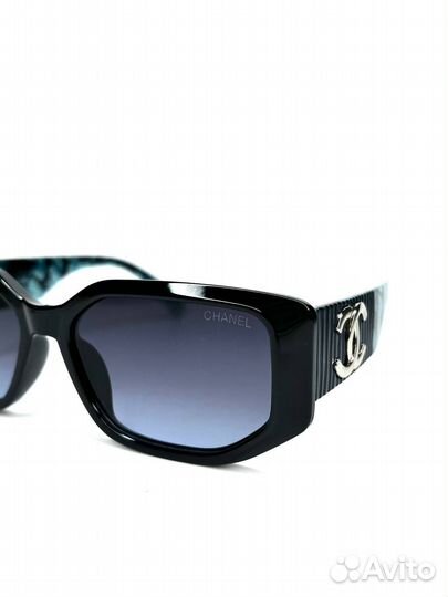 Солнечные очки Chanel