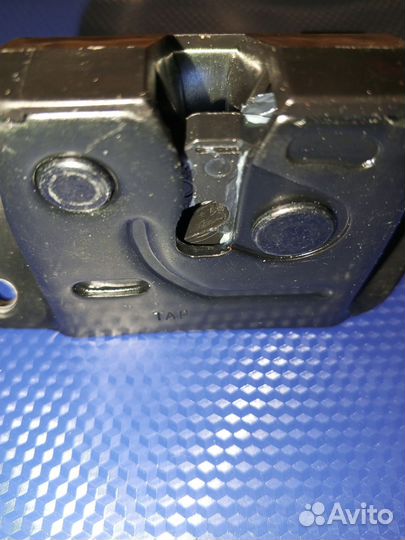 Замок задней двери Киа Пиканто