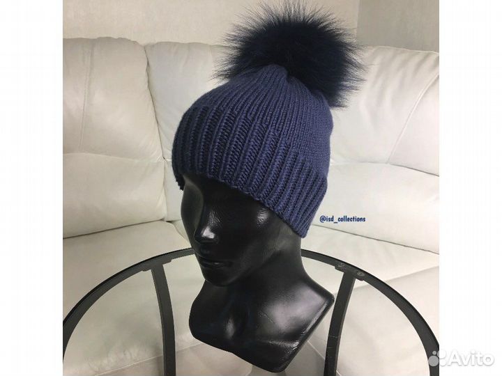 Шапка из итальянского мериноса с помпоном