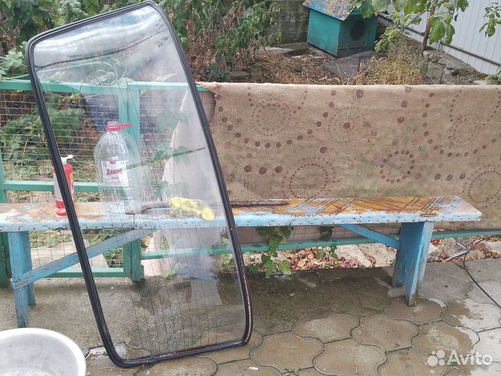 Заднее стекло