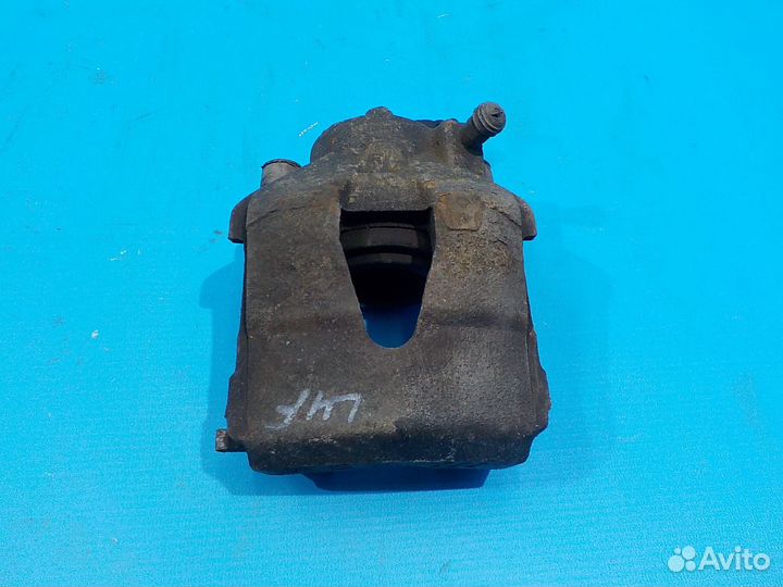 Тормозной суппорт передний левый volkswagen Jetta