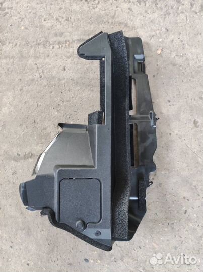 Дефлектор радиатора левый Lexus Nx I