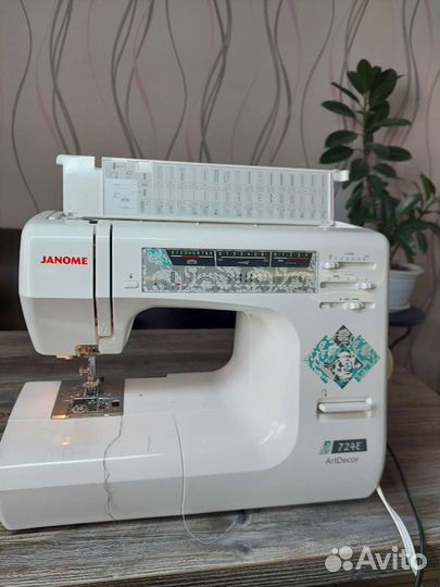 Швейная машина Janome 724 e