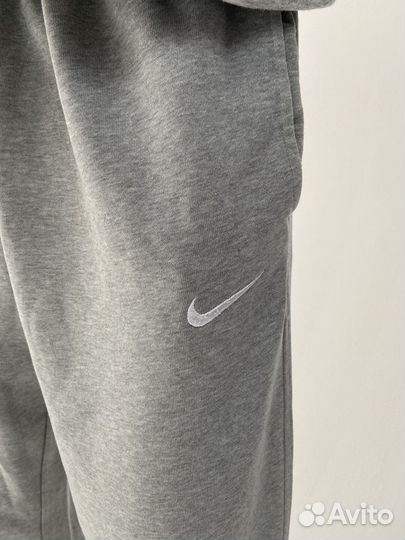 Спортивные штаны Nike