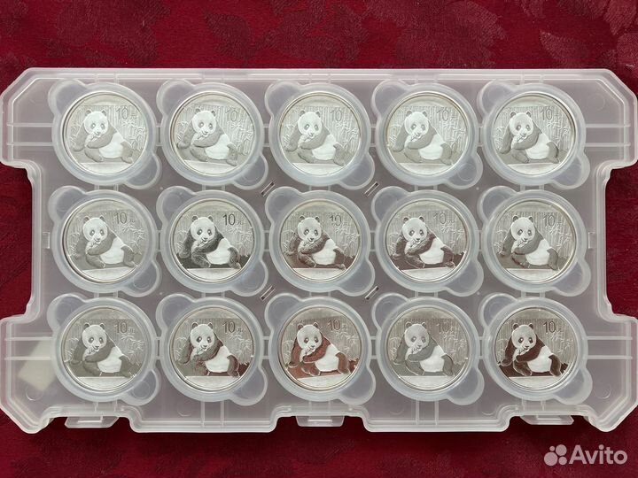 Серебро 10 юаней Китай Панды 2011-2023 года