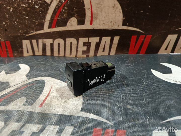 Кнопка обогрева лобового стекла Kia Sorento BL