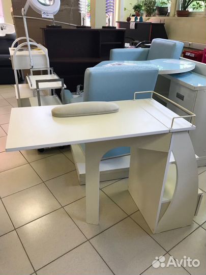 Маникюрный стол раскладной 