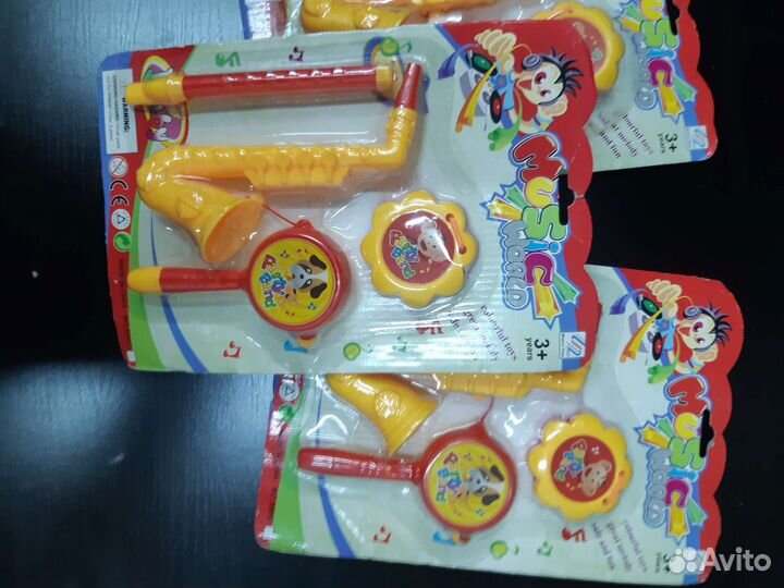 Музыкальные инструменты, бубны, маракасы, ложки