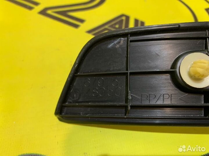 Накладка на порог внешняя задняя правая Toyota