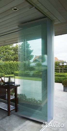 Стеклянная перегородка 