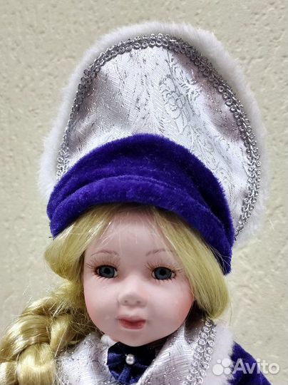 Кукла фарфоровая коллекционная Снегурочка