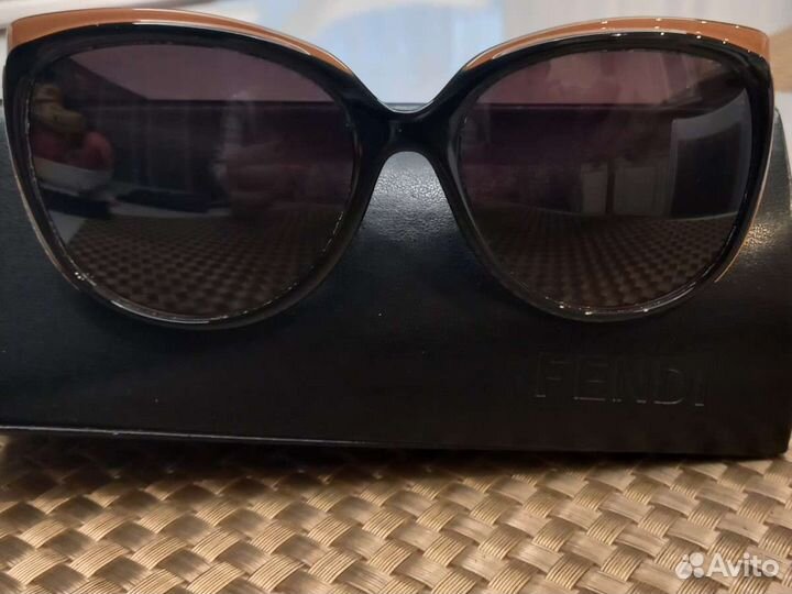 Солнцезащитные очки Fendi Италия оригинал женские
