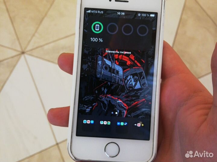 iPhone SE, 32 ГБ