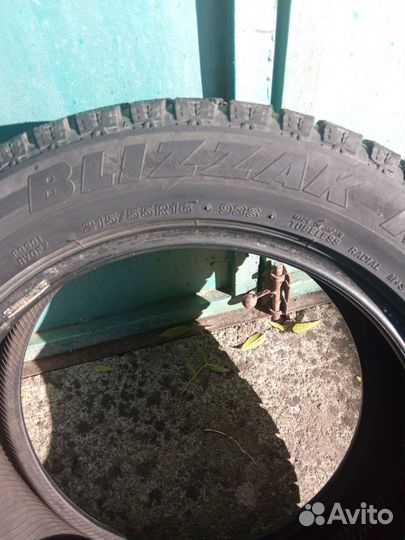Bridgestone Blizzak Revo GZ 215/55 R16